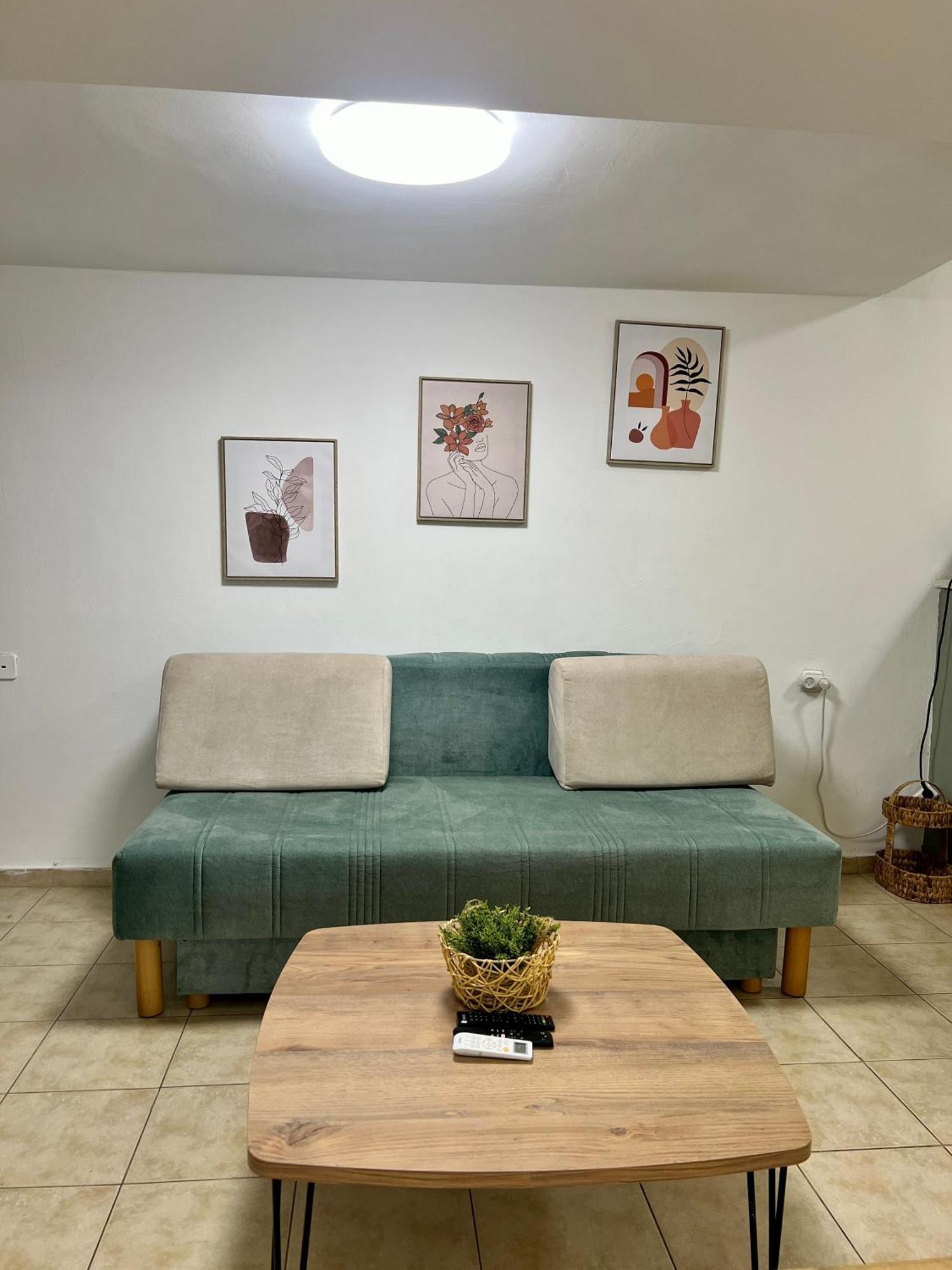Apartment Melambai *