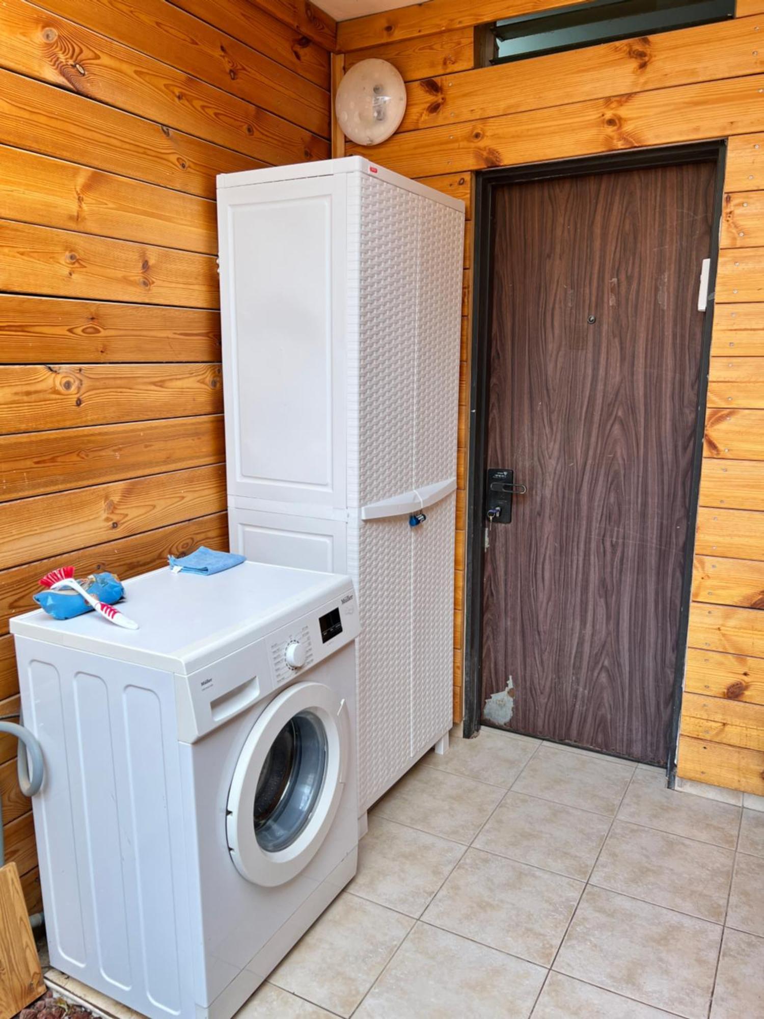 Apartment Melambai